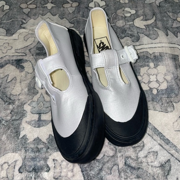 Vans Mary Jane Silver and Black - Picture 1 of 5